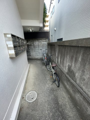 コーポ山下の駐車場