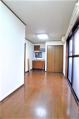 【居間・リビング】 | 朝霞貸家 | こちらの居間で趣味の時間をお楽しみください