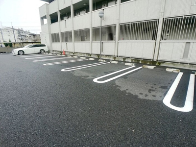 【駐車場】 | クレストコート Ｂ | 駐車場