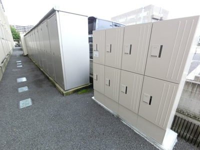 【その他共用部分】 | クレストコート Ｂ | 宅配ボックス、屋外物置