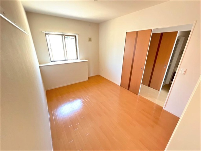 ロイヤル中央の寝室|室内