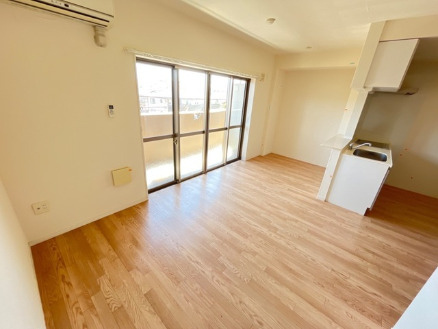 ロイヤル中央の居間・リビング|リビング