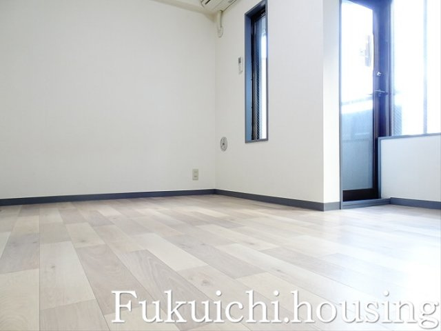 ベルヴィカワダの居間・リビング