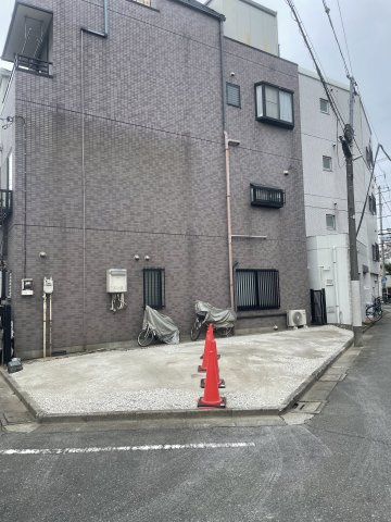 足立区中央本町２丁目の駐車場