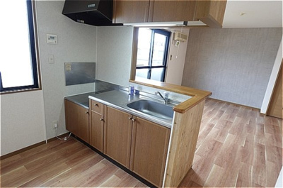 【キッチン】 | エスペランサ Ｃ | 対面キッチン（上部収納棚付き）