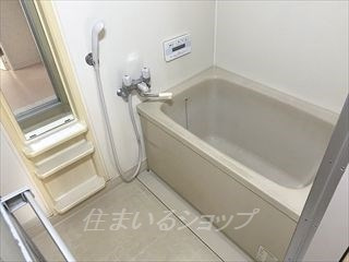 カルチャー岡の浴室