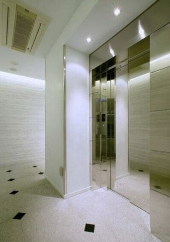 カスタリア日本橋のエントランス