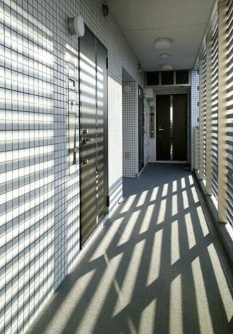 カスタリア日本橋の玄関