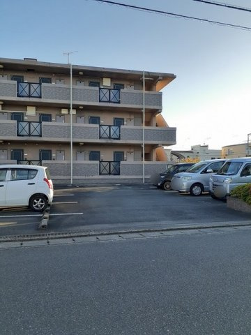 ペルレパークＢの駐車場