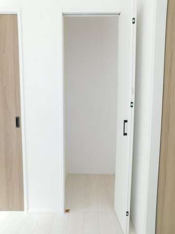 名古屋市中川区富田町大字榎津字郷中の新築一戸建の収納|◇リビング収納◇　　掃除道具や季節の荷物などの収納に便利です♪　　