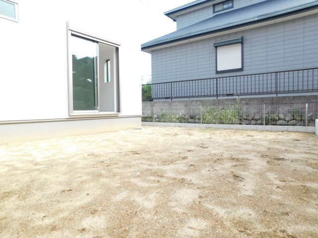 名古屋市中川区富田町大字榎津字郷中の新築一戸建の庭|◇庭◇　　ガーデニングを楽しんだり、お子様が遊べる広い庭付き♪