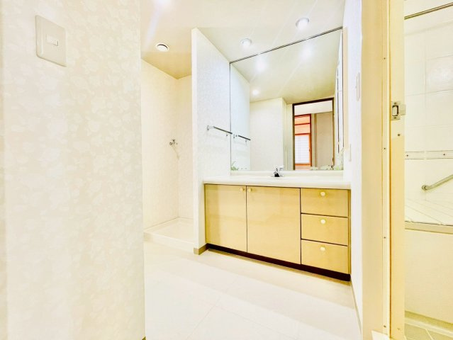 牧の里パーク・ホームズ２番館の独立洗面台|洗面室③