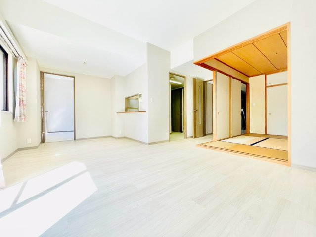 牧の里パーク・ホームズ２番館の居間・リビング|LDK①