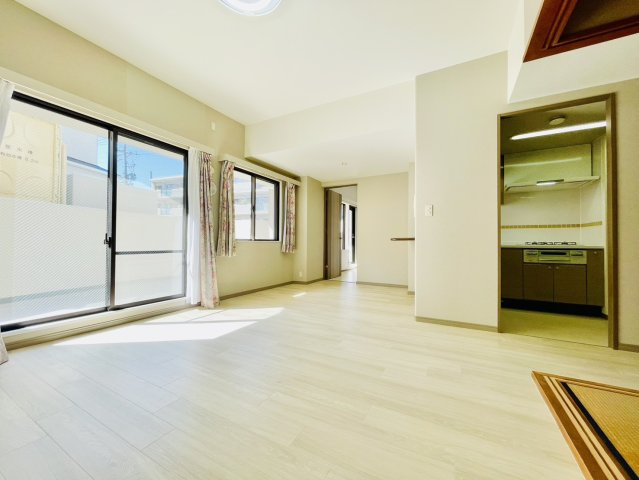 牧の里パーク・ホームズ２番館の居間・リビング|LDK③