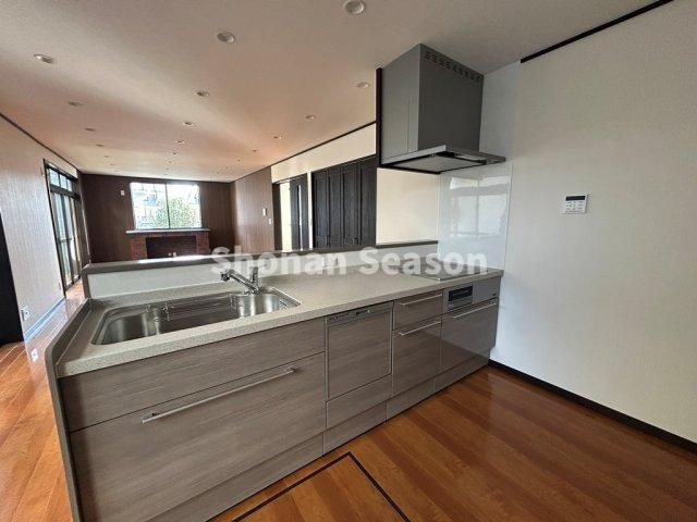 【物件画像あり】厚木市妻田東1丁目　中古戸建　49.91坪のキッチン|食後の家事負担をグッと軽減する「食洗機」が搭載したキッチン◎
