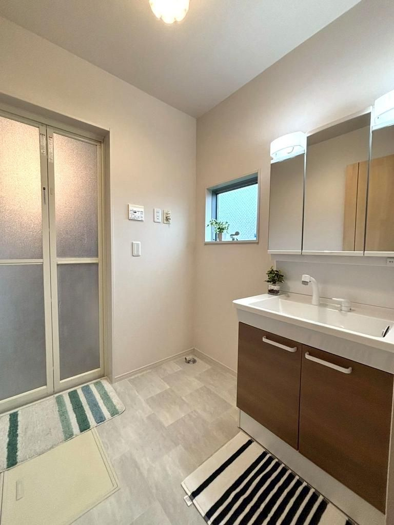 東大和市仲原３丁目の中古一戸建の独立洗面台