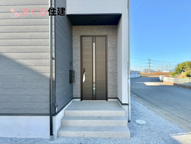 ～LIGARE～小山市城西2期　１号棟の玄関|夜間でも来訪者の顔を認識できるLEDライトを装備！ＴＶモニター付きインターフォンで安心のセキュリティ