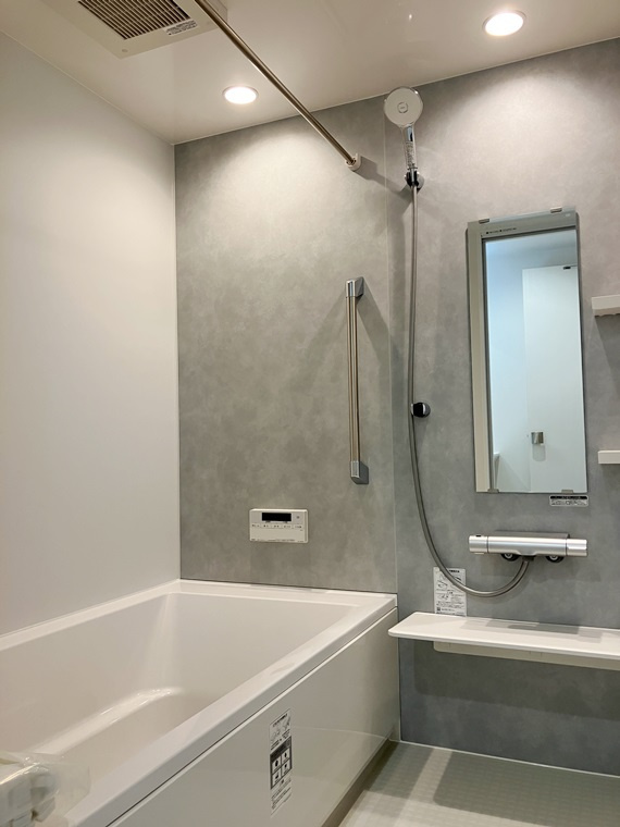 霞ケ関東戸建の浴室