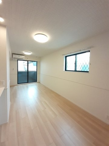 グランデヴィラ国森Ⅰ　　 刈谷市近郊の賃貸はクラスホームの居間・リビング|ゆったり過ごせる居間です