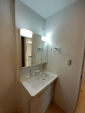 グランデヴィラ国森Ⅰ　　 刈谷市近郊の賃貸はクラスホームの洗面所|忙しい朝には欠かせない洗面所です