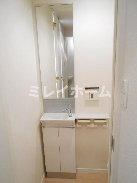 アデッソ大森の洗面所|同建物内、別のお部屋の参考写真になります。