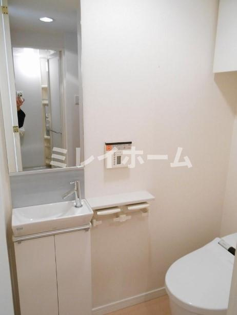 アデッソ大森のトイレ|同建物内、別のお部屋の参考写真になります。