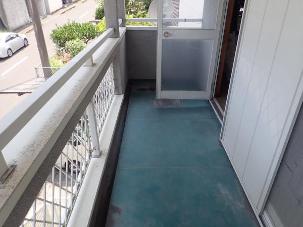 【バルコニー】