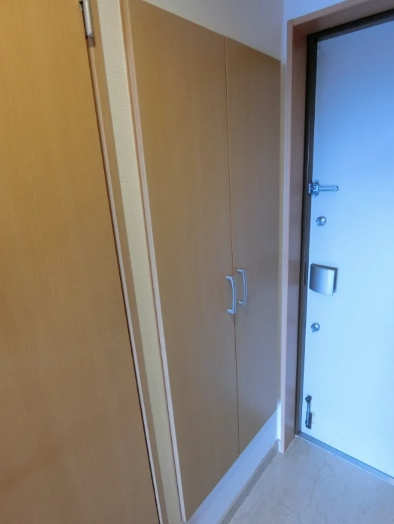 パレス東洋豊里２号館の玄関