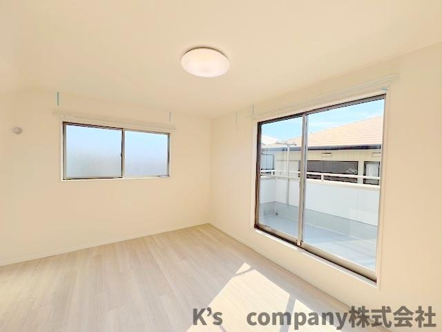 ◎藤沢市鵠沼海岸6丁目　中古戸建の寝室|洋室８帖◇主寝室におすすめです◇