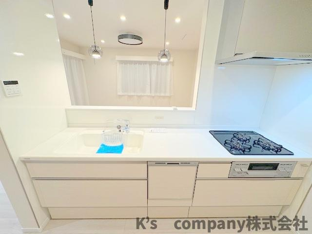 ◎藤沢市鵠沼海岸6丁目　中古戸建のキッチン|食器洗い乾燥機付きで家事の時短に役立ちます☆