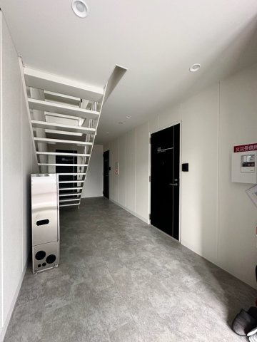 ソリティア鶴見橋のロビー