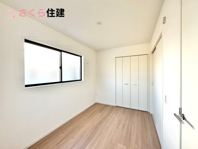 ～LIGARE～小山市城西2期　２号棟の洋室|リビング横にある洋室は急な来客でも対応できます。