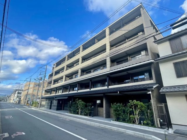 パラドール御所西グランデの外観