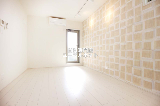 【居間・リビング】 | フジパレス垂水町５番館 | ゆったりとくつろげる、落ち着きのある居室空間です