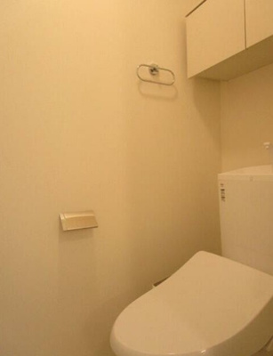 【トイレ】 | シャンブルⅡ | 温水洗浄便座。