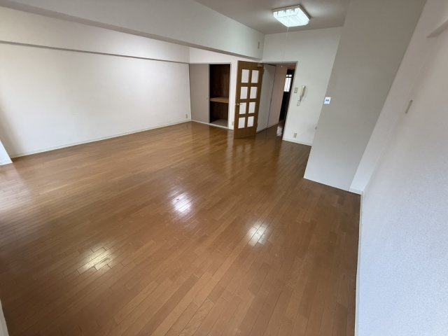 千里ハイツの居間・リビング