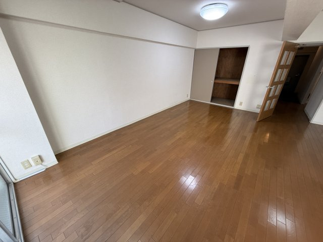 千里ハイツの居間・リビング