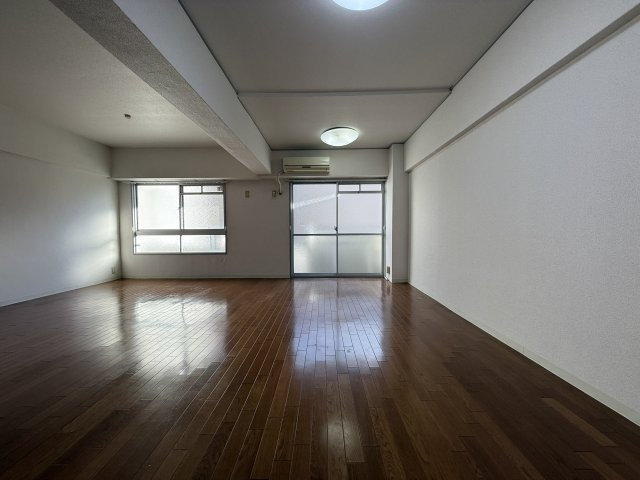 千里ハイツの居間・リビング