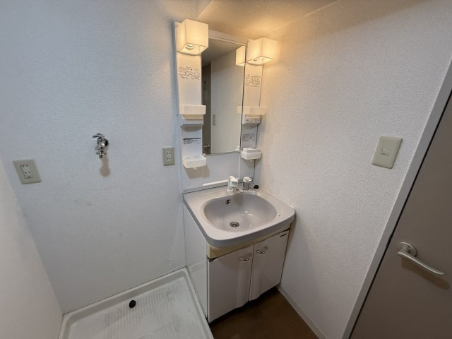 千里ハイツの独立洗面台