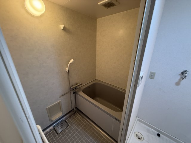 千里ハイツの浴室