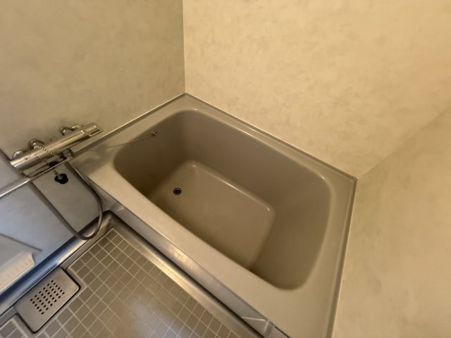 千里ハイツの浴室