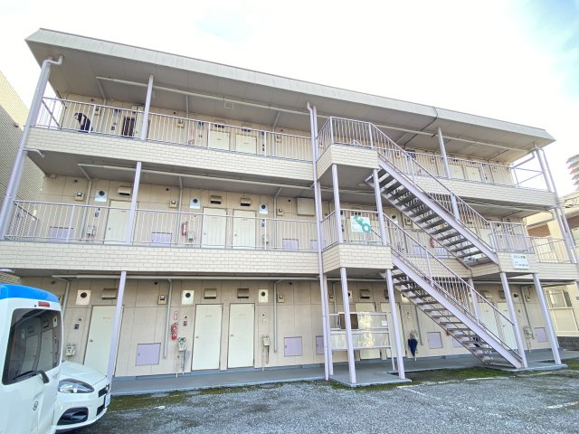 エステート大館の外観