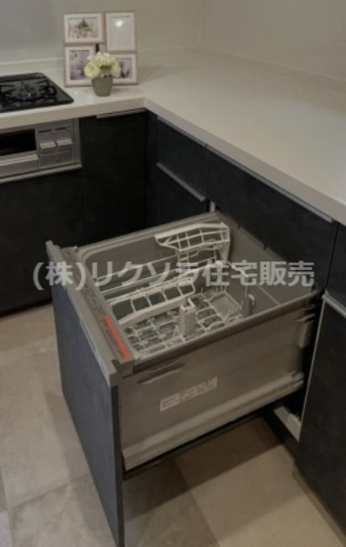 東船橋2丁目　中古一戸建てのキッチン|食器洗い乾燥機
■物件内覧・資金計画相談・住宅ローン相談、リフォーム相談、お問合せ受付中■
※当日・翌日のご内覧、ご相談はお電話でのお問合せがスムーズです！