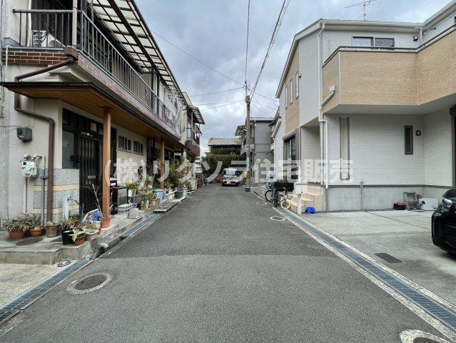 東船橋2丁目　中古一戸建ての前面道路含む現地写真|■物件内覧・資金計画相談・住宅ローン相談、リフォーム相談、お問合せ受付中■
※当日・翌日のご内覧、ご相談はお電話でのお問合せがスムーズです！