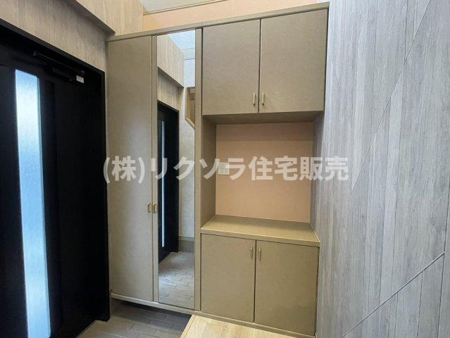 東船橋2丁目　中古一戸建ての収納|シューズボックス
■物件内覧・資金計画相談・住宅ローン相談、リフォーム相談、お問合せ受付中■
※当日・翌日のご内覧、ご相談はお電話でのお問合せがスムーズです！