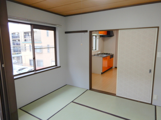 メゾンエクセリアＢ棟の和室|収納豊富な和室