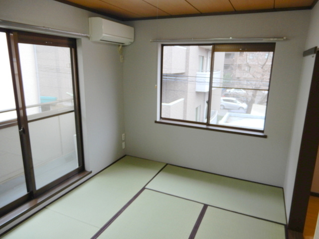 メゾンエクセリアＢ棟の寝室|収納豊富な和室