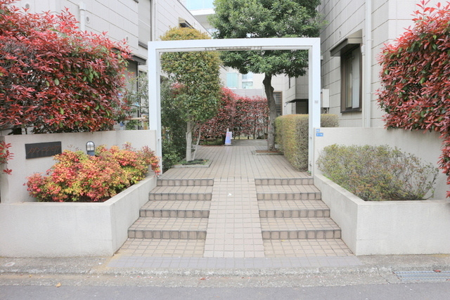 メゾンエクセリアＢ棟のエントランス