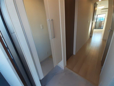 【玄関】 | ラ・ヴィベール | きれいな玄関です