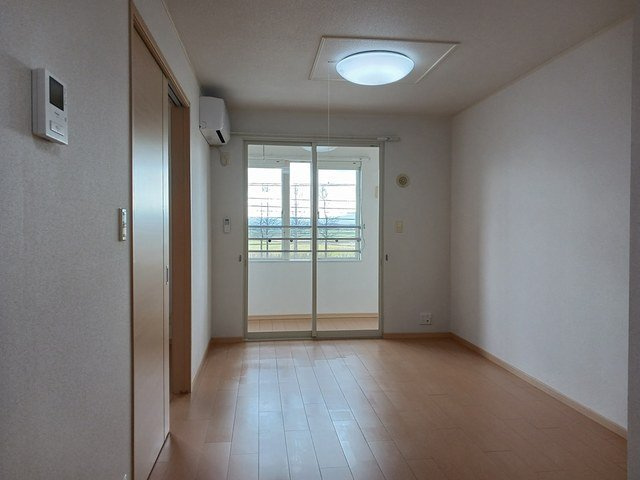 ピアッツア－レ　Ⅰの居間・リビング